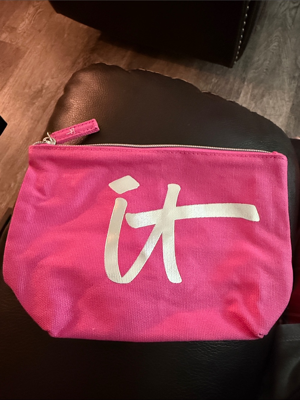 it cosmetics Hot Pink Canvas Cosmetic Pouch with White Logo